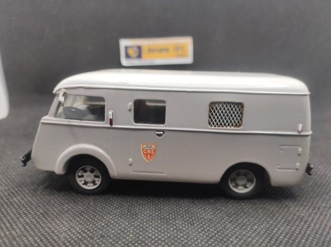 RENAULT 2.5T FOURGON CRS - MINITRUCKS - N° 22 - 1/50 | Renault 2,5T fourgon CRS - 22 |