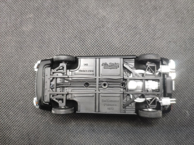 DE TOMASO PONTERA 1972 - MINICHAMPS - N° 1291 - 1/43 | De Tomaso Pontera Noir de 1972 - 1291 |