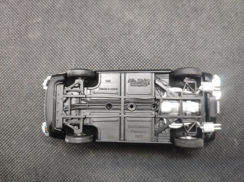 DE TOMASO PONTERA 1972 - MINICHAMPS - N° 1291 - 1/43 | De Tomaso Pontera Noir de 1972 - 1291 |