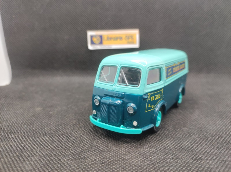 PEUGEOT D4A "ANTIQUITES BROCANTE" - SOLIDO - N° 4574 - 1/43 | Peugeot D4A "Antiquité Brocante" - 4574 |