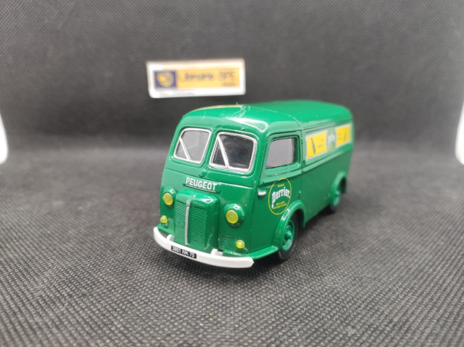 PEUGEOT D4A "PERRIER" - ELIGOR - 1/43 | Peugeot D4A " Perrier " |
