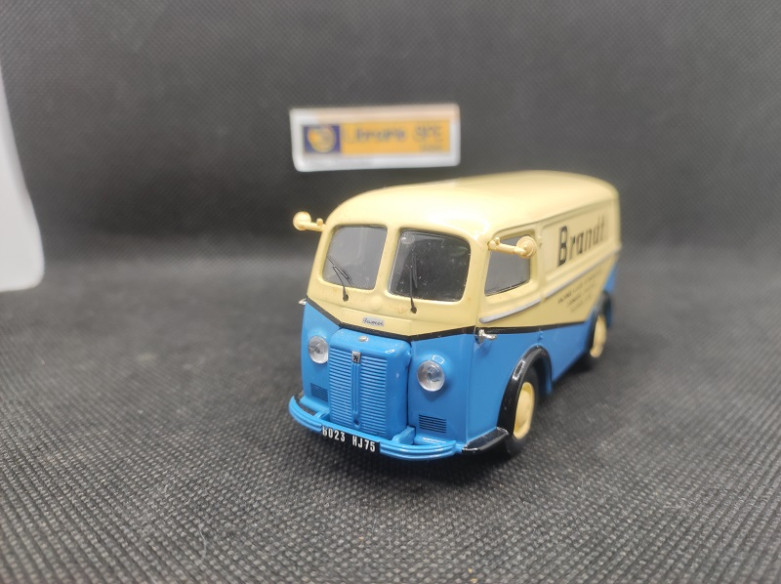 PEUGEOT D3A " BRANDT" - CORGI - N° 70612 - 1/43 | Peugeot D3A " Brandt" - 70612 |