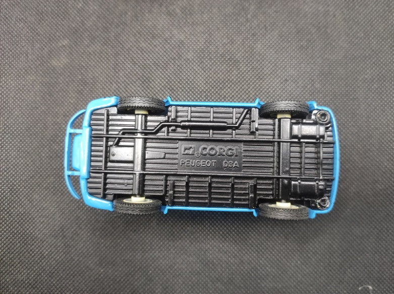 PEUGEOT D3A " BRANDT" - CORGI - N° 70612 - 1/43 | Peugeot D3A " Brandt" - 70612 |