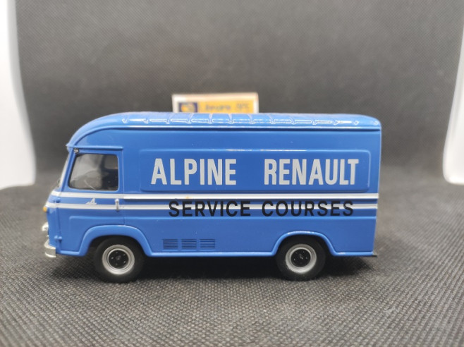 SAVIEM SG2 FOURGON RENAULT-ALPINEZ ASSISTANCE - IXO - N° 14 - 1/43 | Saviem SG2 Fourgon Alpine-Renault Assistance - 14 |