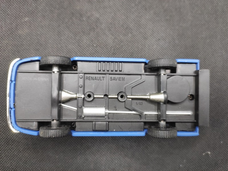 IXO 1:43 Saviem SG2 - Service Courses Alpine Renault - Modèle Neuf