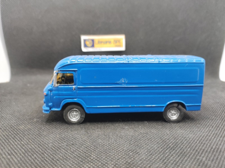 FOURGON SAVIEM SB 2 LONG - FIRETRUCK - N° 2 - 1/50