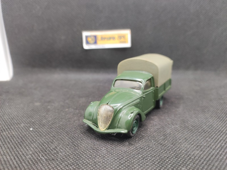 PEUGEOT 202 PICK-UP BACHE - RECORD - 1/43 | Peugeot 202 Pick-up Bâché |