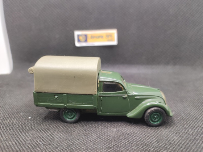 PEUGEOT 202 PICK-UP BACHE - RECORD - 1/43 | Peugeot 202 Pick-up Bâché |