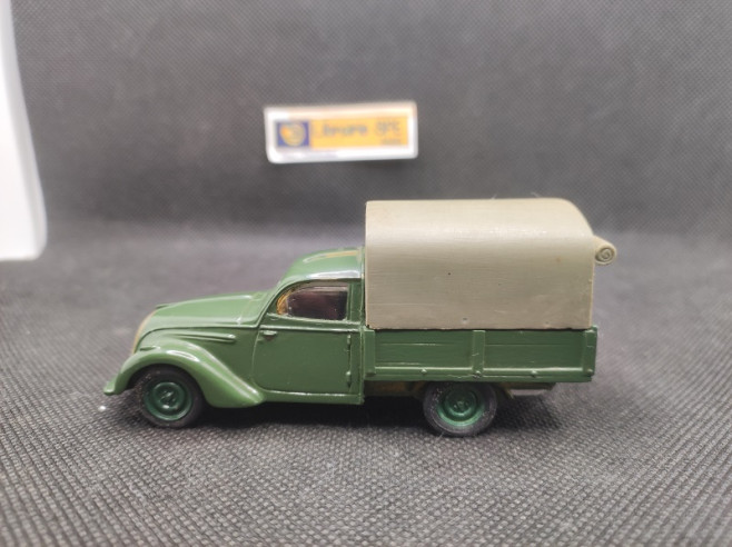 PEUGEOT 202 PICK-UP BACHE - RECORD - 1/43 | Peugeot 202 Pick-up Bâché |