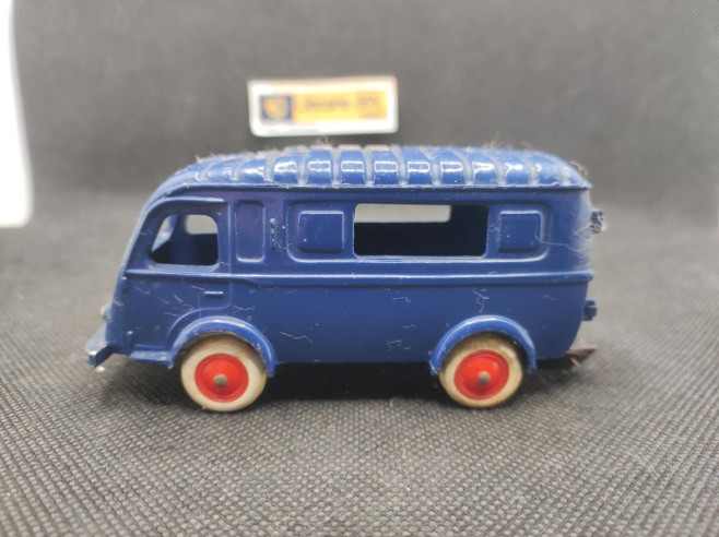 RENAULT 1000 KGS FOURGON - C.I.J - N° 3-60 - 1/43 | Renault 1000Kgs Fourgon - 3-60 |