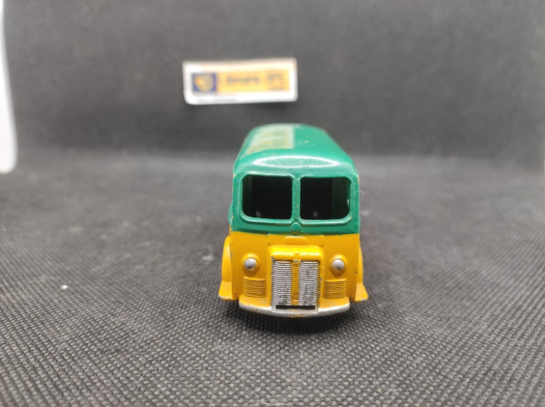 PEUGEOT D3A "LAMPE MAZDA" - DINKY TOYS FR - N° 25 B - 1/43 | Peugeot D3A "Lampe  Mazda" - 25B |