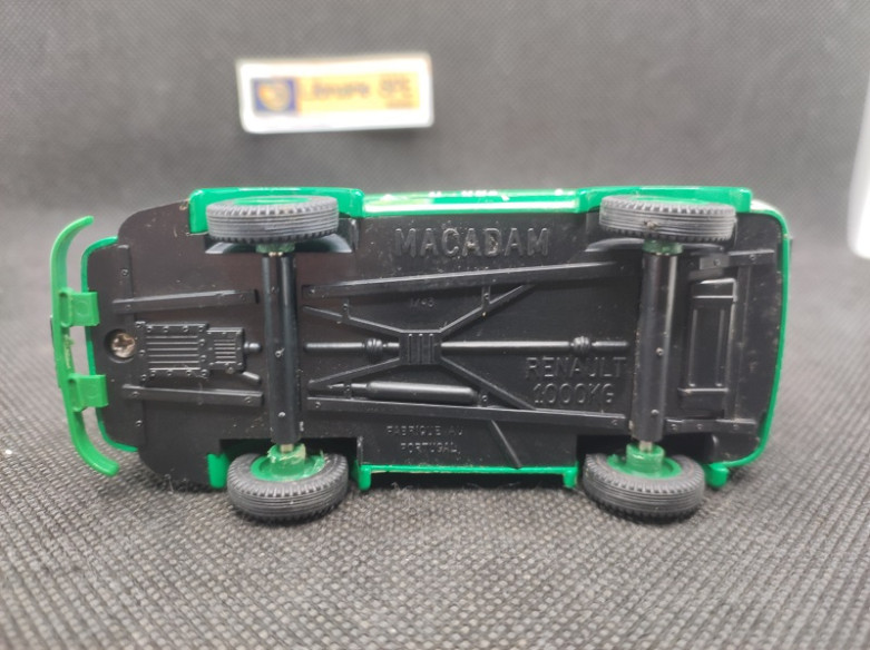 RENAULT 1000 KGS FOURGON "VALENTINE LA BELLE PEINTURE" - MACADAM - N° 013 - 1/43 | Renault 1000 Kgs Fourgon " Valentine la be...