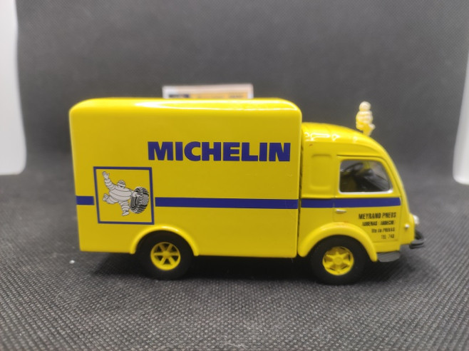 RENAULT GALION "MICHELIN" - ALTAYA - N° 2988 - 1/43 | Renault Galion "Michelin" - 2988 |