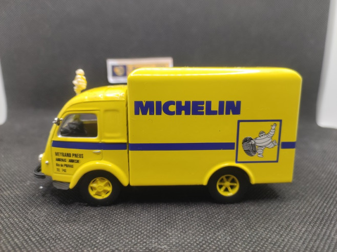 RENAULT GALION "MICHELIN" - ALTAYA - N° 2988 - 1/43 | Renault Galion "Michelin" - 2988 |