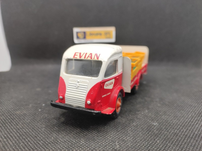 RENAULT 2,5T BRASSEUR "EVIAN" - C.I.J - N° 3-94 - 1/43 | Renault 2.5T Brasseur "Evian" - 3-94 |
