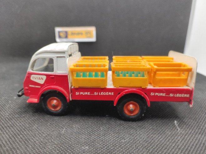 RENAULT 2,5T BRASSEUR "EVIAN" - C.I.J - N° 3-94 - 1/43 | Renault 2.5T Brasseur "Evian" - 3-94 |