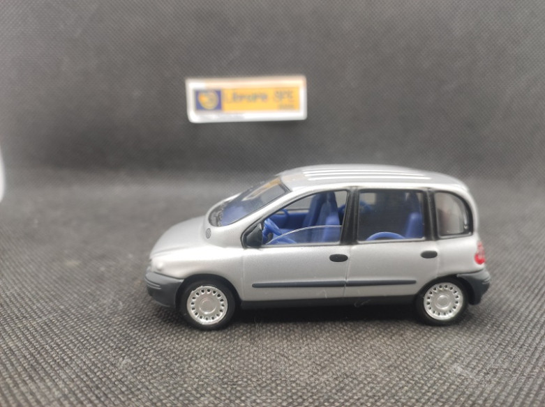 FIAT MULTIPLA 1999 - SOLIDO - N° 1547 - 1/43 | Fiat Multipla de 1999 - 1457 |