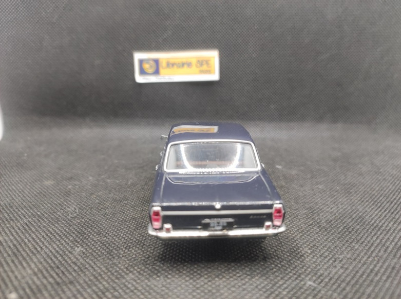 GAZ VOLGA M 24 1967 - IST MODELS - N° 009 - 1/43 | Gaz Volga M 24 de 1967 - 009 |