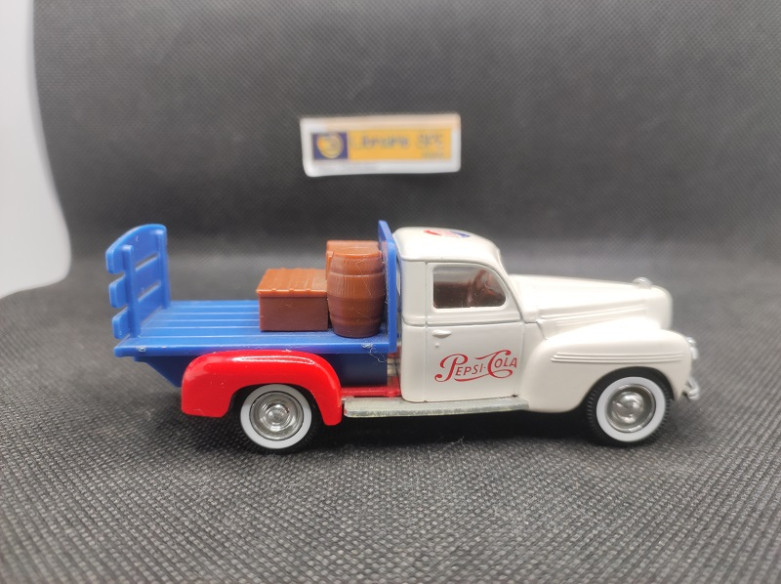 DODGE 1940 PLATEAU "PEPSI COLA" - SOLIDO - N° 4427 - 1/43 | Dodge 1940 Plateau "Pepsi Cola" - 4427 |