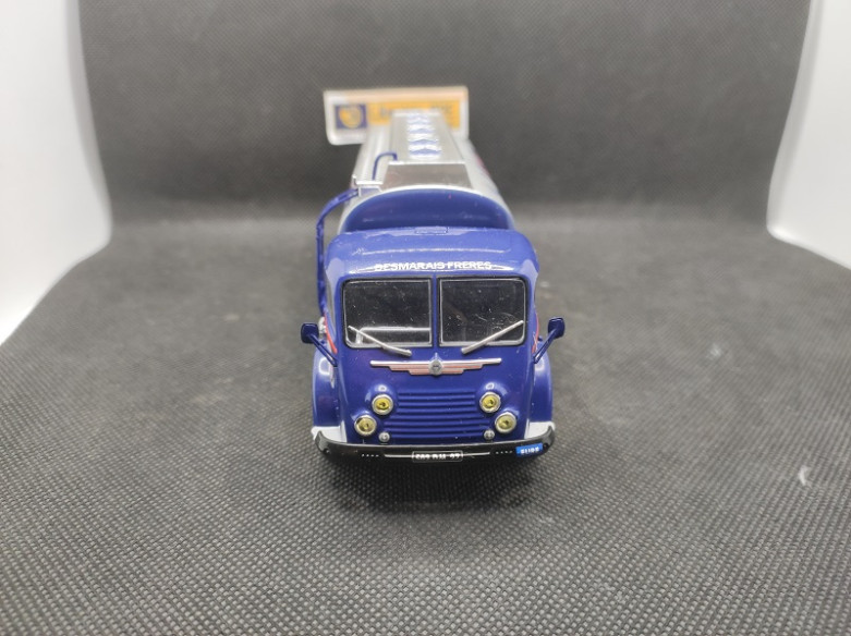 RENAULT FAINEANT CITERNE AZUR "DESMARAIS FRERES" - IXO - 1/43 | Renault Faineant Citerne Azur "Desmarais Frère" |