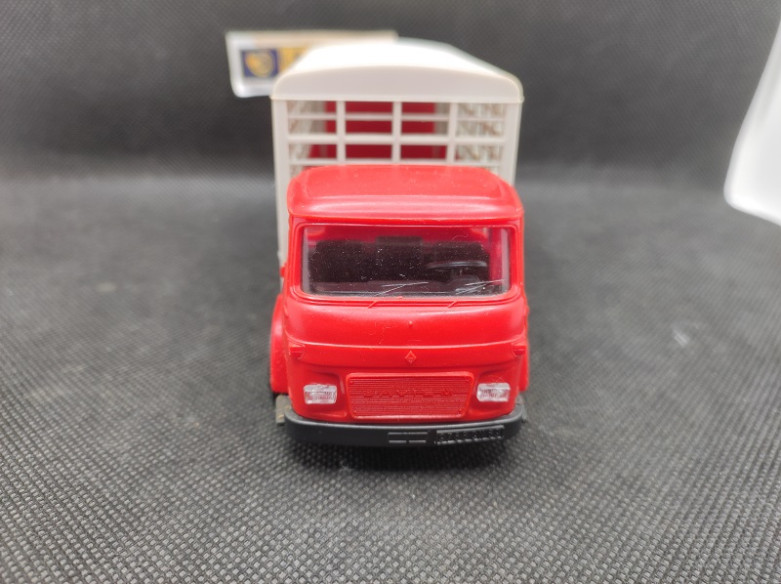 CAMION SAVIEM SG4 BETAILLERE - NOREV - N° 100 - 1/43 | Camion Saviem SG4 bétaillère - 100 |