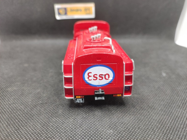 CAMION RENAULT GALION "ESSO AVIATION PRODUCTS" - IXO - 1/43 | Camion Renault Galion "Esso Aviation Products" |