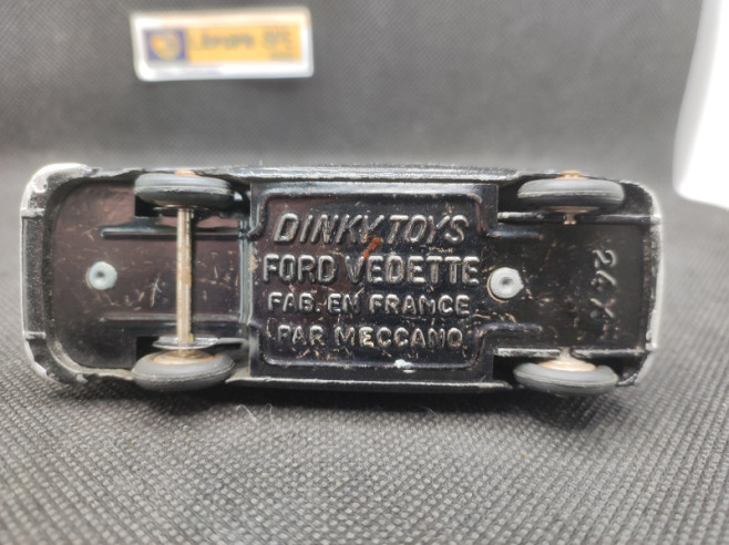 FORD VEDETTE TAXI - DINKY TOYS FR - N° 24 X - 1/43 | Ford Vedette Taxi - 24 X |