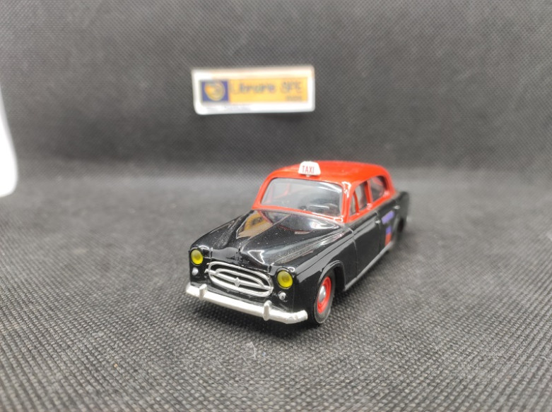 PEUGEOT 403 TAXI G7 1955 - ELIGOR - N° 1355 -1/43 | Peugeot 403 Taxi G7 de 1955 - 1355 |