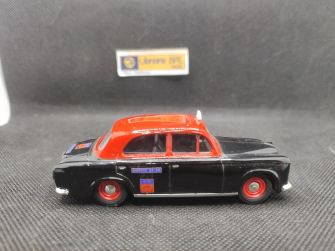 PEUGEOT 403 TAXI G7 1955 - ELIGOR - N° 1355 -1/43 | Peugeot 403 Taxi G7 de 1955 - 1355 |