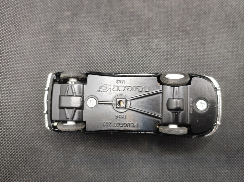 PEUGEOT 203 1954 - ELIGOR - N° 1131 - 1/43 | Peugeot 203 de 1954 - 1131 |