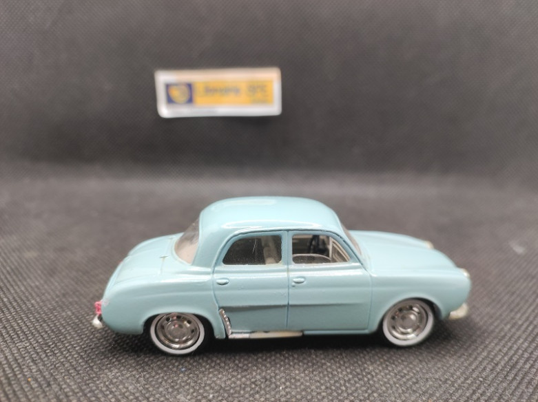 RENAULT DAUPHINE - SOLIDO - N° 4541 - 1/43 | Renault Dauphine Vert Pastel - 4541 |