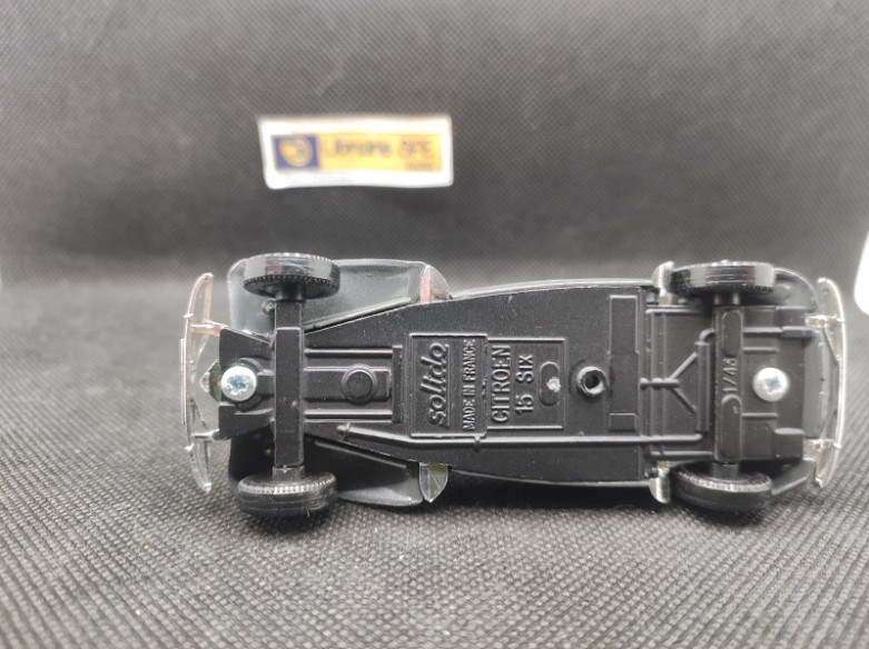 CITROEN TRACTION 15 SIX TAXI 1952 - SOLIDO - N° 4536 - 1/43 | Citroën Traction 15 six TAXI de 1952 - 4536 |