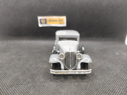 RENAULT REINASTELLA RM2 1934 - SOLIDO - N° 4097 - 1/43 | Renault Reinastella RM2 de 1934 - 4097 | 2