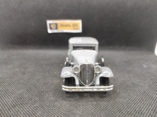 RENAULT REINASTELLA RM2 1934 - SOLIDO - N° 4097 - 1/43 | Renault Reinastella RM2 de 1934 - 4097 |