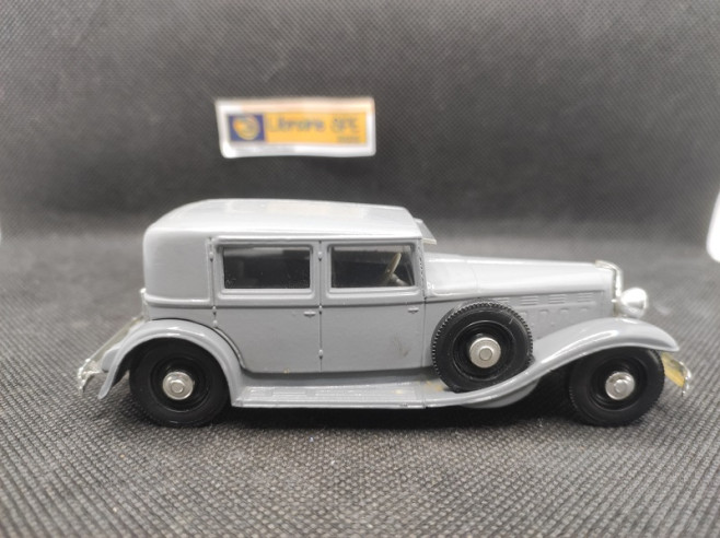 RENAULT REINASTELLA RM2 1934 - SOLIDO - N° 4097 - 1/43 | Renault Reinastella RM2 de 1934 - 4097 |