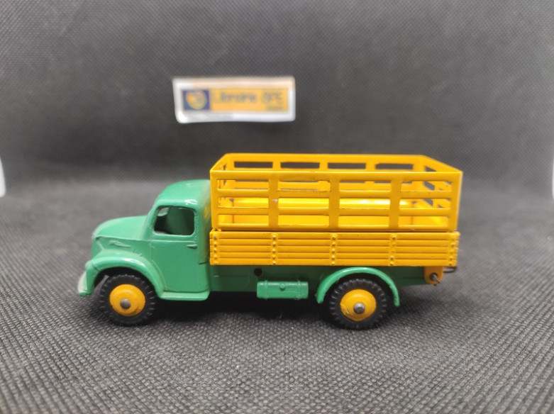 CAMION DODGE FARM PRODUCE WAGON - DINKY TOYS GB - N° 343 - 1/43 | Camion Dodge Farm Produce Wagon - 343 |