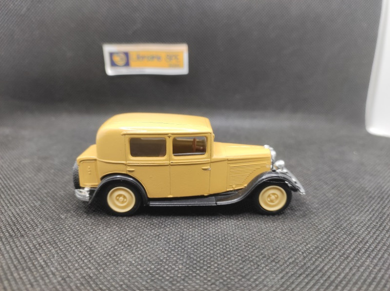 PEUGEOT 201 BERLINE 1931 - ELIGOR - N° 1016 - 1/43 | Peugeot 201 Berline de 1931 - 1016 |