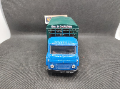 CAMION SAVIEM SG4 BETAILLERE "P. CHAUVIN" - NOREV - 1/43 | Camion Saviem SG4 Bétaillère Ets P. Chauvin | 2