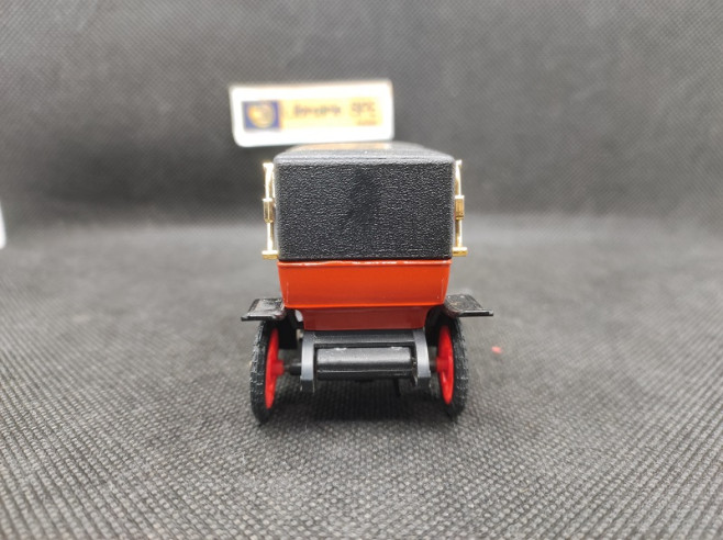 RENAULT FIACRE TAXI DE LA MARNE 1910 - RIO - N° 35 - 1/43 | Renault Fiacre Taxi de la Marne de 1910 - 35 |