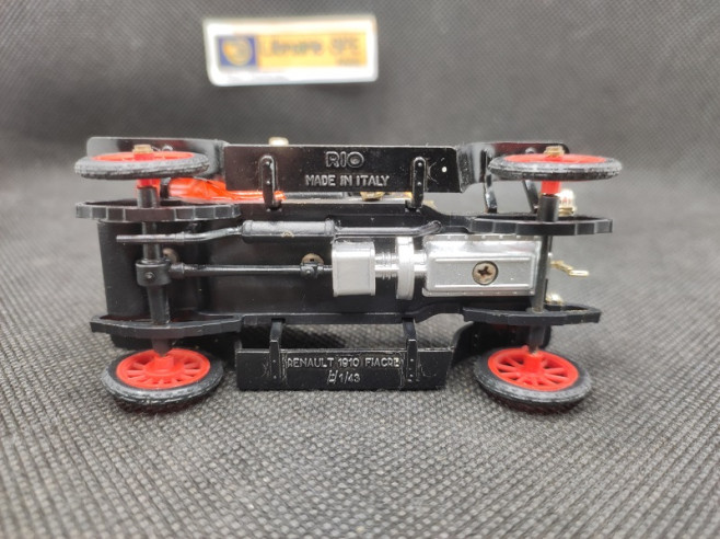 RENAULT FIACRE TAXI DE LA MARNE 1910 - RIO - N° 35 - 1/43 | Renault Fiacre Taxi de la Marne de 1910 - 35 |