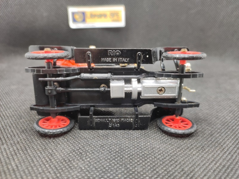 RENAULT FIACRE TAXI DE LA MARNE 1910 - RIO - N° 35 - 1/43 | Renault Fiacre Taxi de la Marne de 1910 - 35 |