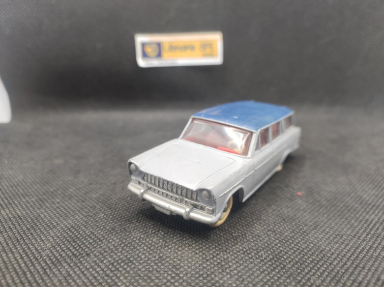 FIAT 1800 FAMILIALE - DINKY TOYS FR - N° 548 - 1/43 | Fiat 1800 Familiale - 548 |