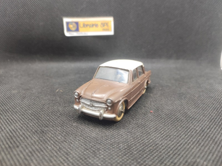 FIAT 1200 GRAND VUE - DINKY TOYS FR - N° 531 - 1/43 | Fiat 1200 Grand Vue - 531 |