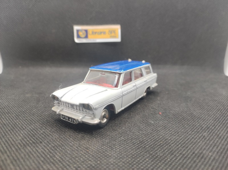 FIAT 2300 BREAK - DINKY TOYS GB - N° 172 - 143 | Fiat 2300 break - 172 |