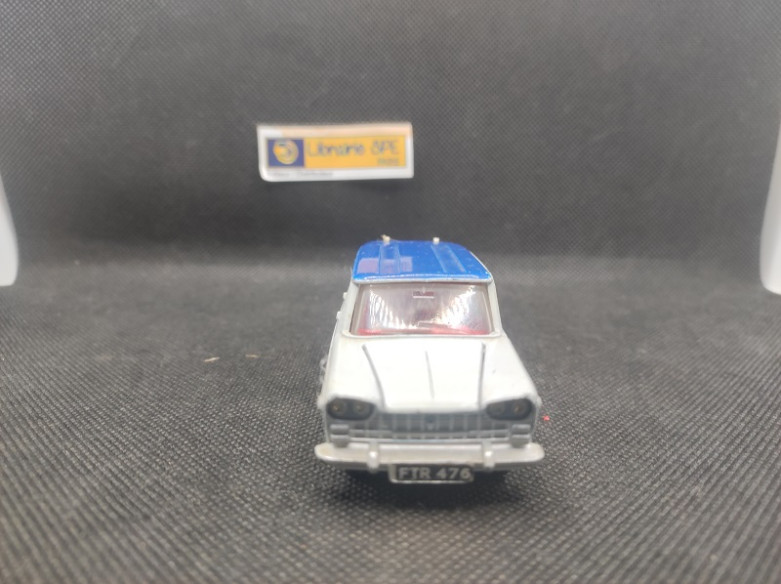 FIAT 2300 BREAK - DINKY TOYS GB - N° 172 - 143 | Fiat 2300 break - 172 |