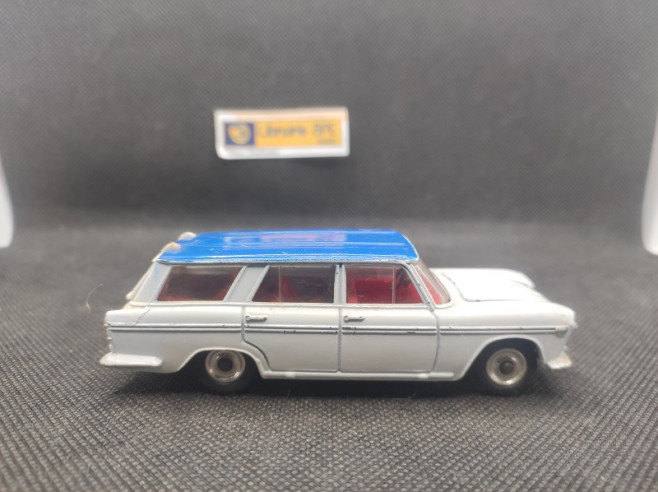 FIAT 2300 BREAK - DINKY TOYS GB - N° 172 - 143 | Fiat 2300 break - 172 |