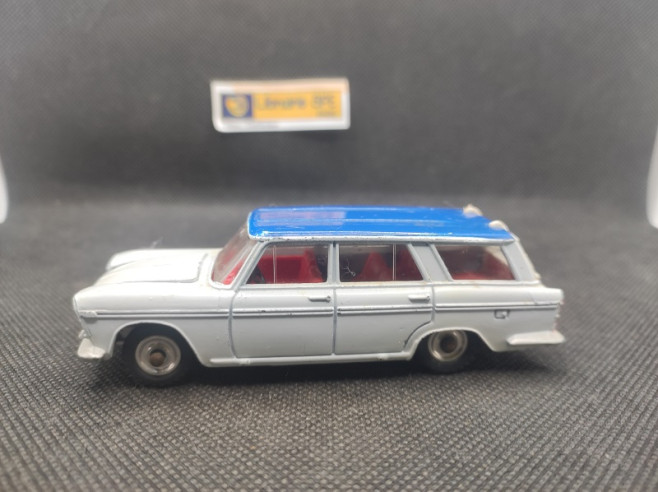 FIAT 2300 BREAK - DINKY TOYS GB - N° 172 - 143 | Fiat 2300 break - 172 |
