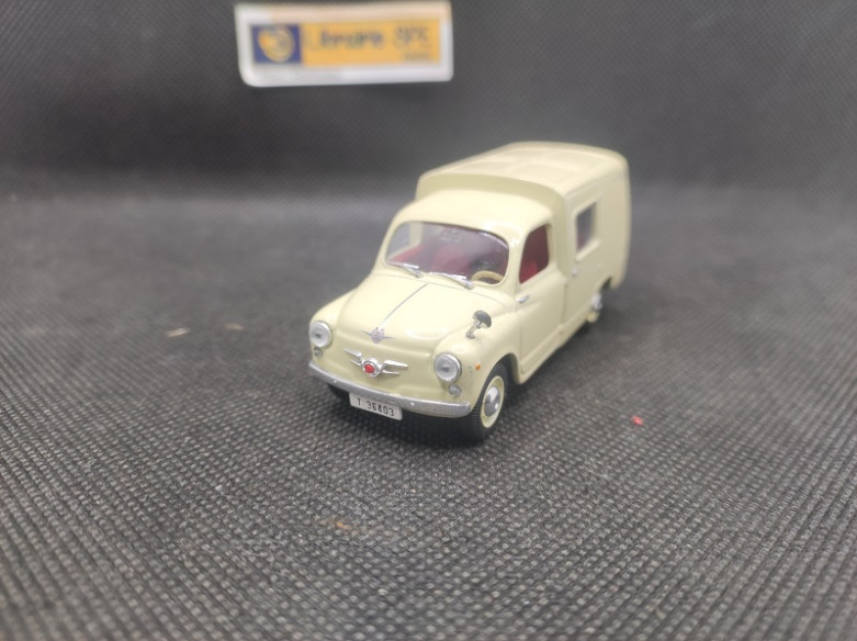 SEAT FORMICHETTA 1934 - SOLIDO - N° 4587 - 1/43 | Seat Formichetta de 1934 - 4587 |