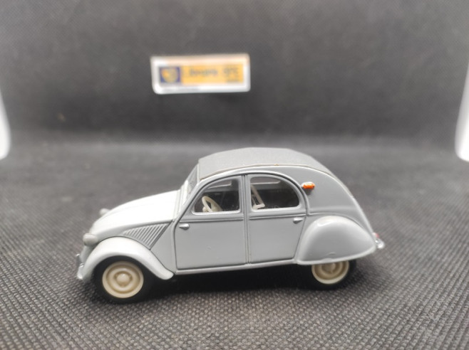 CITROEN 2 CV 1957 - DINKY TOYS - N° DY 32 - 1/43 | Citroën 2 CV de 1957 - DY 32 |