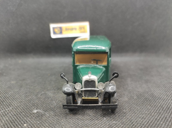 CITROEN C6 FOURGON "PERRIER" 1932 - MINITRUCKS - N° 6 - 1/50 | Citroën C6 Fourgon de 1932 - 6 |
